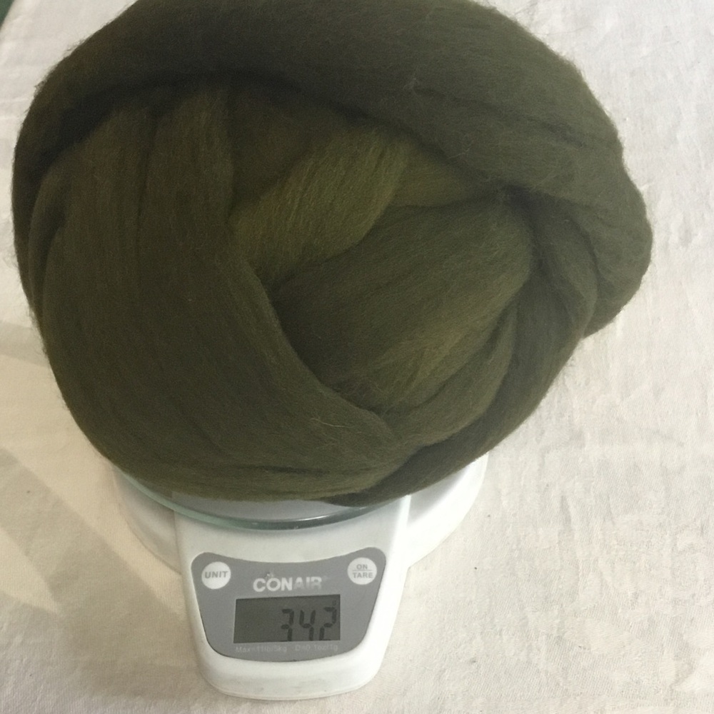 342 Grams (about 12 ounces or 3/4 pound) 100% Washable Wool Roving,